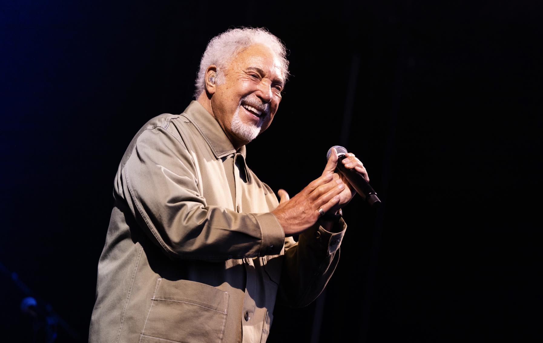 TOM JONES